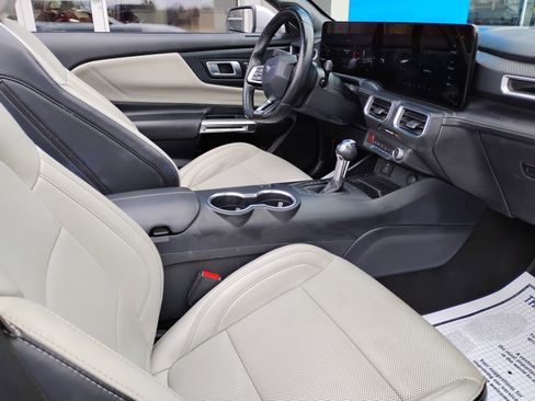 Used 2024 Ford Mustang Premium image 11