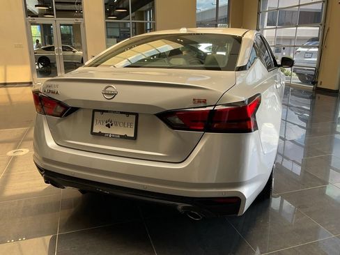 Used 2024 Nissan Altima 2.5 SR FWD image 6