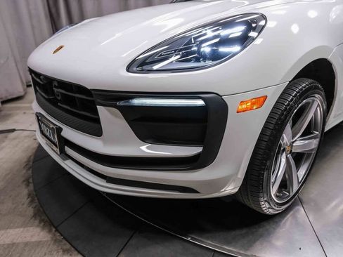 Used 2024 Porsche Macan image 12