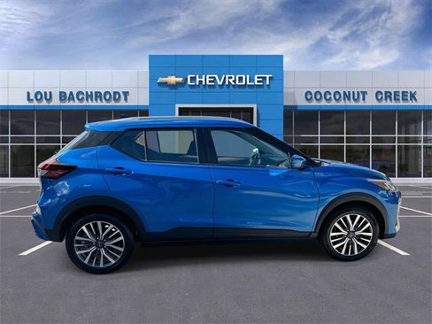 Used 2024 Nissan Kicks SV image 9