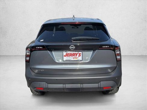 Used 2025 Nissan Kicks SV w/ Charging Package image 6