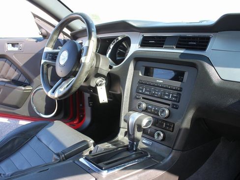 Used 2011 Ford Mustang Premium image 10