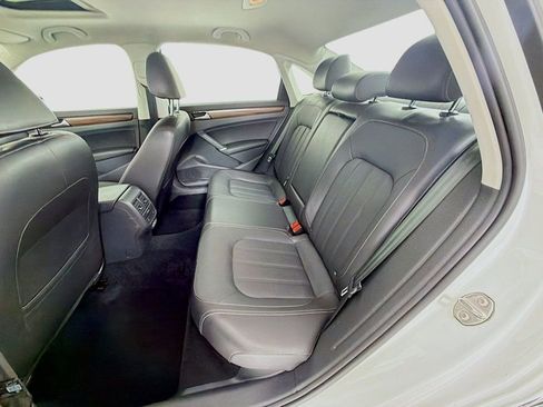 Used 2020 Volkswagen Passat 2.0T SEL FWD image 27