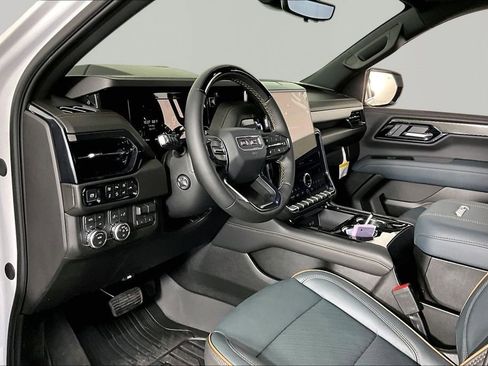 New 2026 GMC Yukon AT4 w/ AT4 Premium Plus Package AWD/4WD image 8
