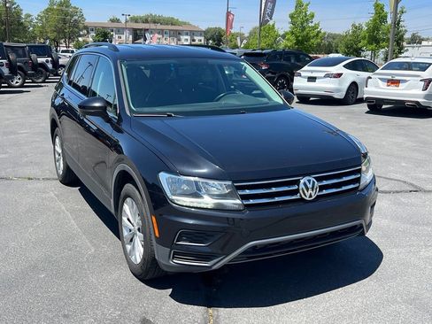 Used 2019 Volkswagen Tiguan SE w/ 3rd Row Seat Package AWD/4WD image 5