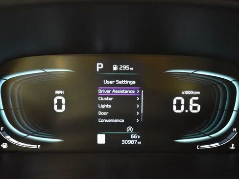 Used 2025 Kia Soul LX w/ LX Technology Package FWD image 27