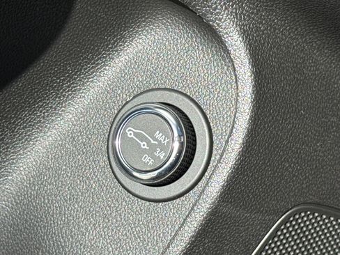 Used 2026 Buick Envista Sport Touring w/ Convenience I Package FWD image 33