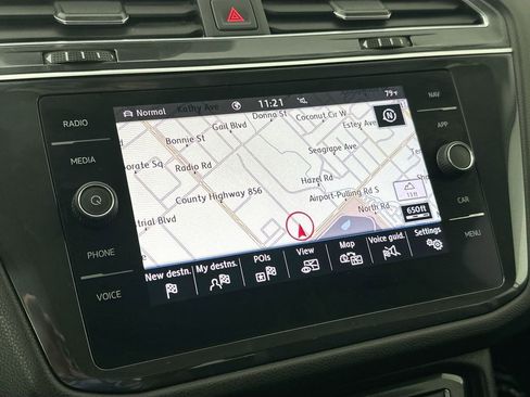 Used 2020 Volkswagen Tiguan SE image 13