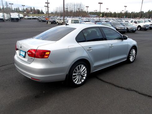 Used 2013 Volkswagen Jetta TDI image 5