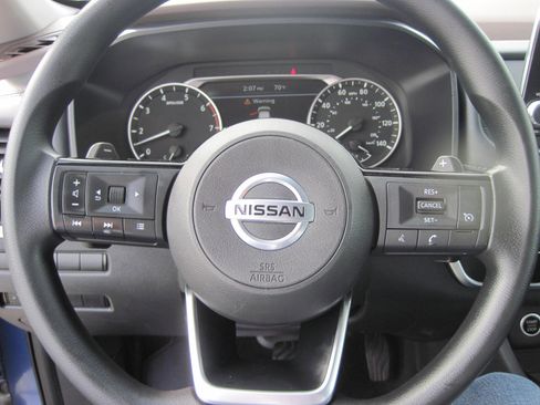 Used 2021 Nissan Rogue S image 10