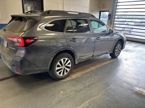 Used 2022 Subaru Outback Premium AWD/4WD image 7