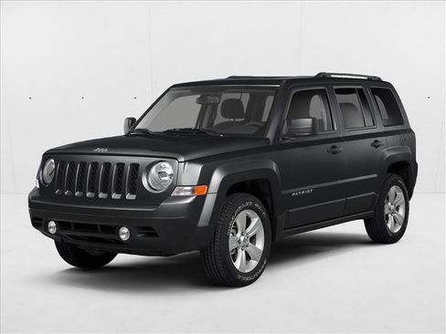Used 2014 Jeep Patriot Latitude w/ Sun/Sound Group AWD/4WD image 1