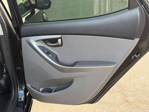 Used 2012 Hyundai Elantra Limited w/ Technology Pkg 5 FWD image 17