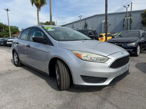 Used 2015 Ford Focus S FWD image 3