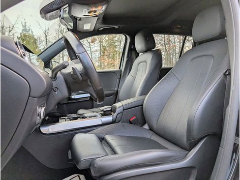 Used 2023 Mercedes-Benz EQB 300 4MATIC image 14