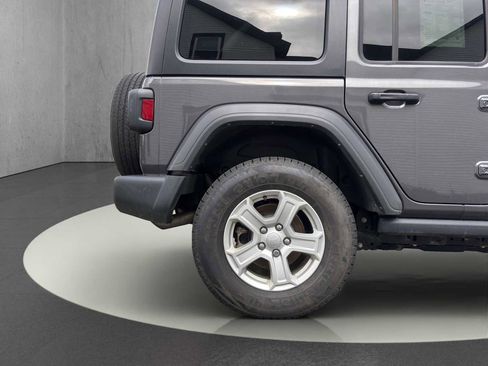 Used 2021 Jeep Wrangler Unlimited Sport image 24