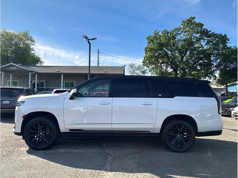Used 2021 Cadillac Escalade ESV Sport Platinum AWD/4WD image 4