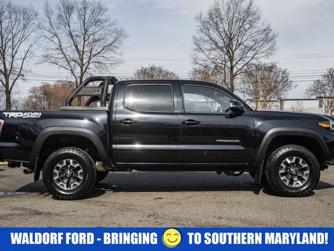 Used 2021 Toyota Tacoma TRD Off-Road w/ TRD Premium Off Road Package image 3