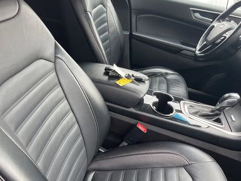 Used 2015 Ford Edge SEL w/ Canadian Comfort Package image 16