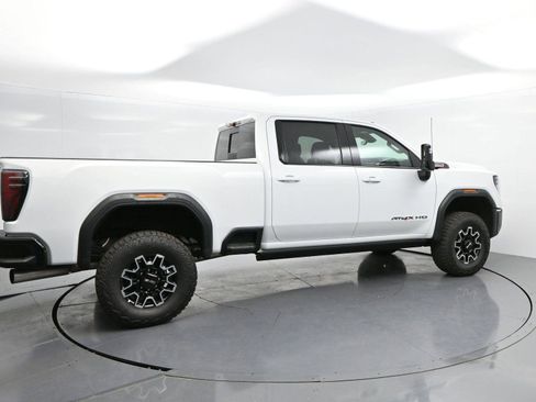 Used 2025 GMC Sierra 2500 AT4X image 7