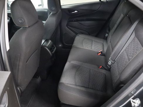 Used 2018 Chevrolet Equinox LT FWD image 17