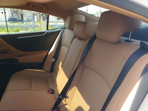 Used 2025 Lexus ES 350 w/ Premium Package image 13