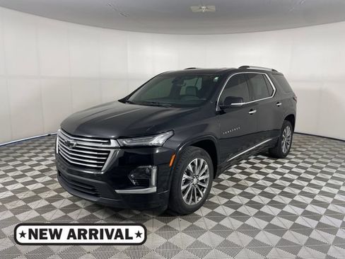 Certified 2023 Chevrolet Traverse Premier FWD image 1
