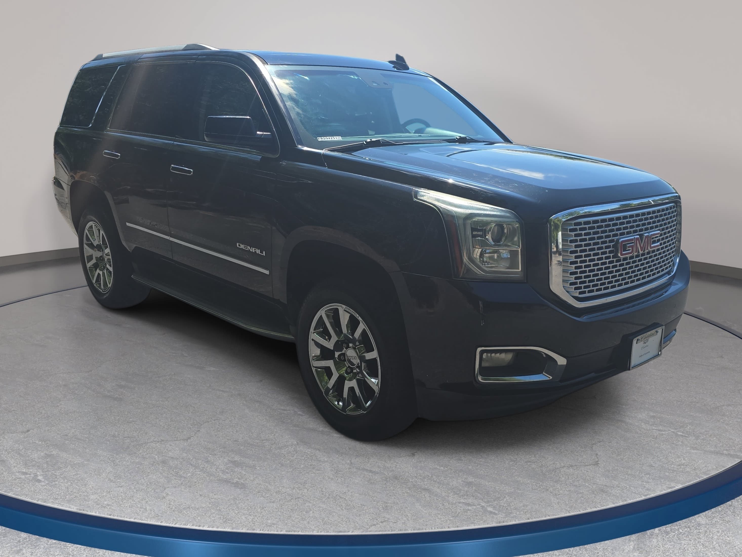 Used 2015 GMC Yukon Denali RWD image 3
