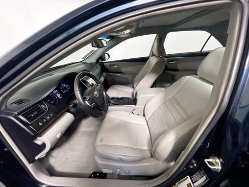 Used 2016 Toyota Camry XLE w/ Advanced Technology Package FWD image 14