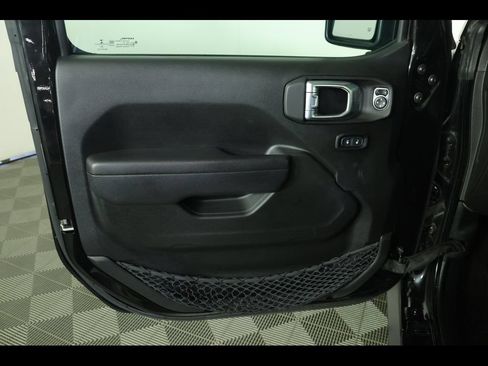 Used 2023 Jeep Wrangler Unlimited Rubicon 4xe w/ Dual Top Group AWD/4WD image 20