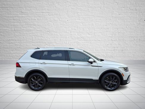 Used 2024 Volkswagen Tiguan SE AWD/4WD image 7