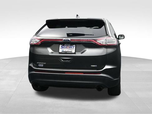 Used 2018 Ford Edge SE w/ Cargo Accessory Package AWD/4WD image 4