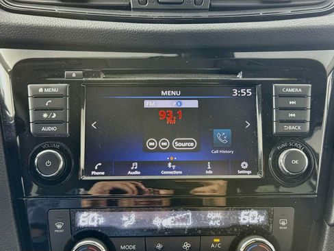 Used 2019 Nissan Rogue SV AWD/4WD image 14