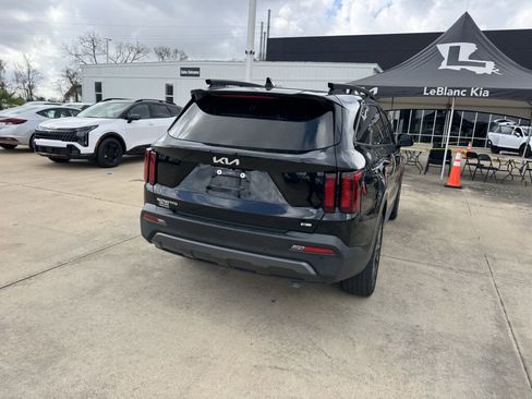 Certified 2023 Kia Sorento X-Line EX image 18