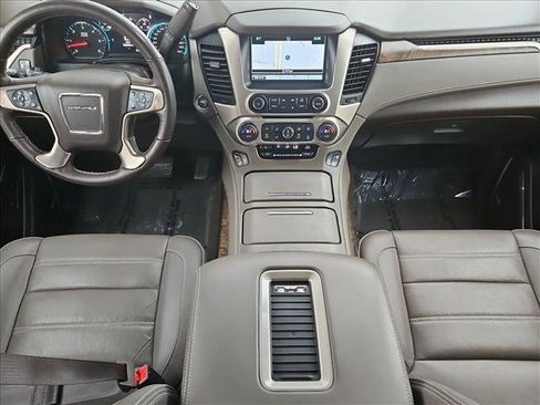 Used 2018 GMC Yukon Denali image 18