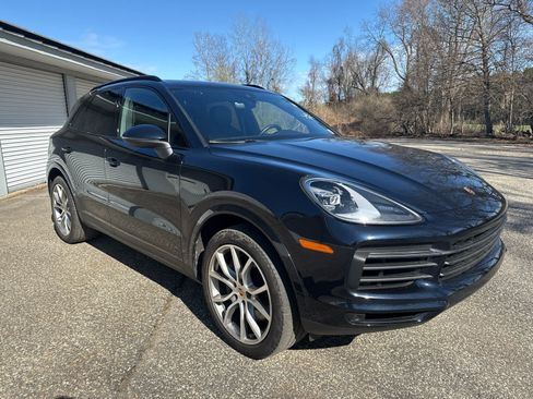 Certified 2023 Porsche Cayenne Platinum Edition AWD/4WD image 7
