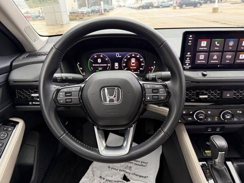 Used 2023 Honda Accord Touring image 14