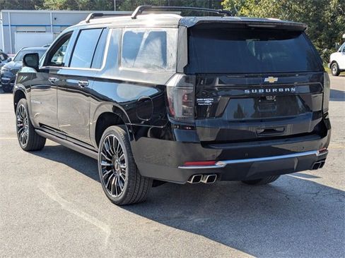 New 2026 Chevrolet Suburban High Country image 5