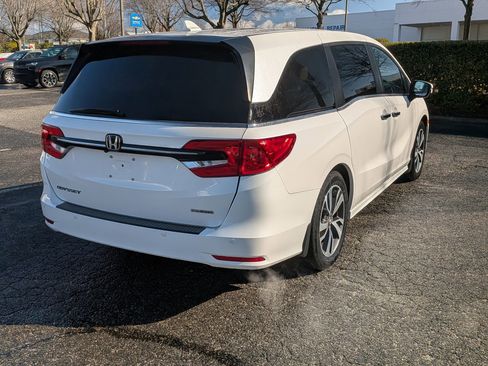 Used 2023 Honda Odyssey Touring image 9