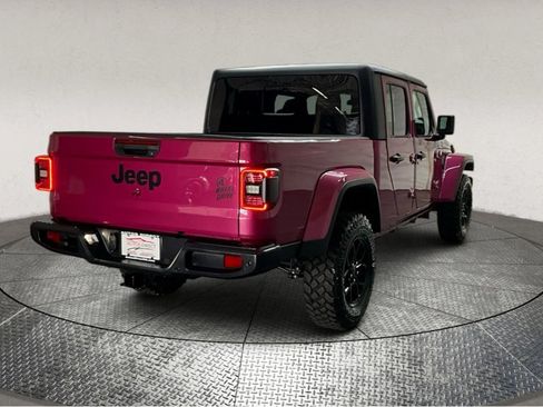 Used 2024 Jeep Gladiator Sport image 8