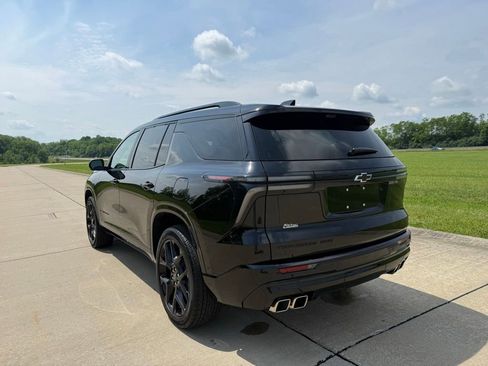 Used 2024 Chevrolet Traverse RS AWD/4WD image 9