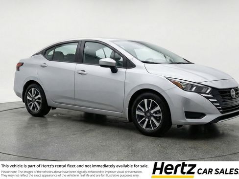 Used 2025 Nissan Versa SV image 1