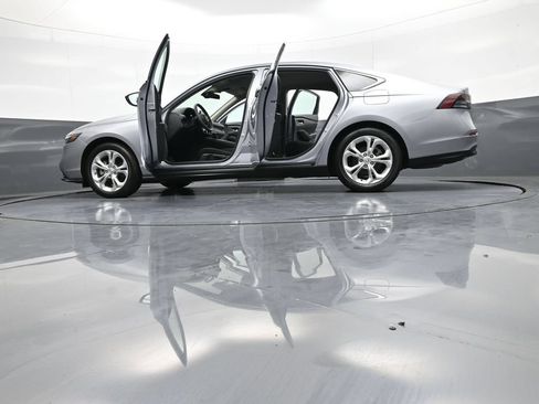 Used 2023 Honda Accord LX image 48
