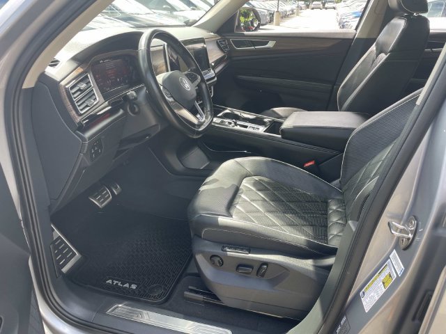 Used 2024 Volkswagen Atlas SEL Premium R-Line AWD/4WD image 23