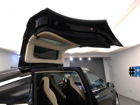 Used 2017 Tesla Model X 75D AWD/4WD image 23