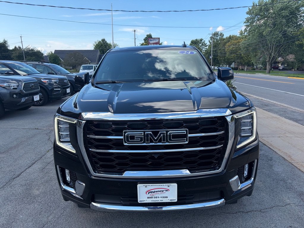 Used 2024 GMC Yukon SLT w/ SLT Luxury Package AWD/4WD image 2