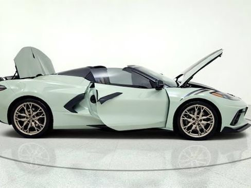 Used 2024 Chevrolet Corvette Stingray Preferred Conv w/ Z51 Performance Package RWD image 20