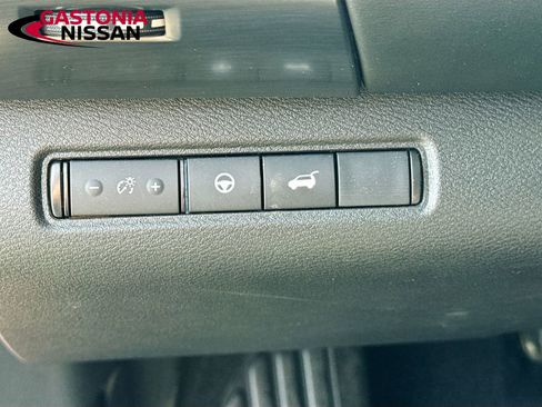 Used 2024 Nissan Pathfinder SL image 13