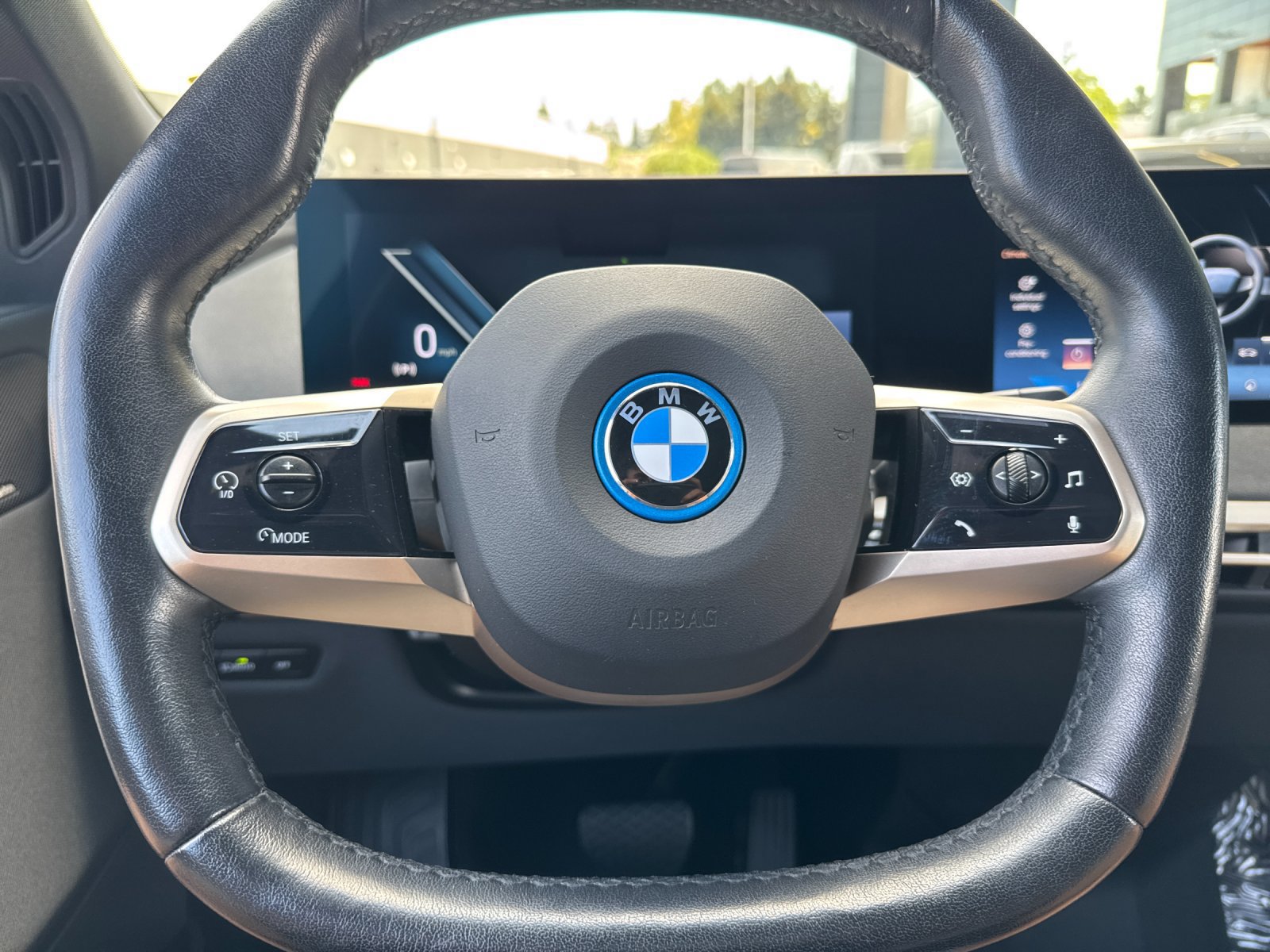 Used 2024 BMW iX xDrive50 w/ Sport Package AWD/4WD image 23