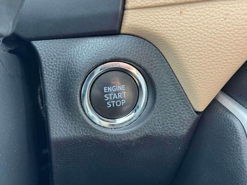 Used 2023 Toyota RAV4 XLE Premium image 27